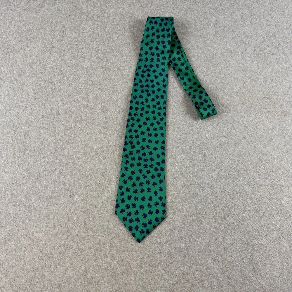 Vintage Alynn Neckwear Green Shamrock Clover Silk Tie USA St Patrick's 56x3.75